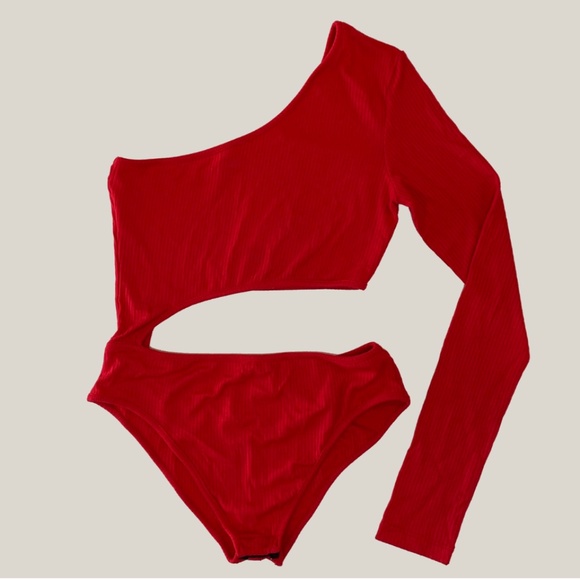 Emma & Sam Red Bodysuit - Picture 1 of 3